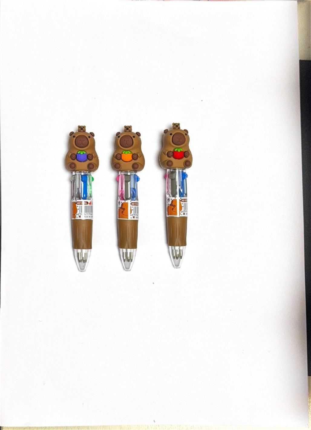 capybara spinning multi-color pen